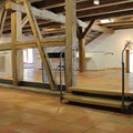 Ausstellungraum im OG mit 2 Stufen