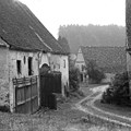 Schwarz-Weiß Foto vom Zustand des Gebäudes, 1975