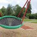 mehrere verschiedene Schaukeln nebeneinander mehrere verschiedene Schaukeln nebeneinander