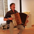Musikalische Umrahmung durch Akkordeonspieler 