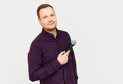 Kabarett trifft Kunst: Jakob Schwerdtfeger im Kunstforum Oberschönenfeld