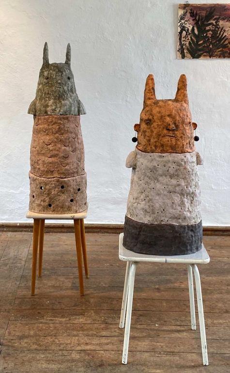 Anna Dorothea Klug, Aus dem dunklen Wald, Irdenware mit Engoben, 2021 - Foto: Anna Dorothea Klug © VG Bild-Kunst, Bonn 2026